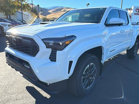 New 2025 Toyota Tacoma TRD Sport image 7