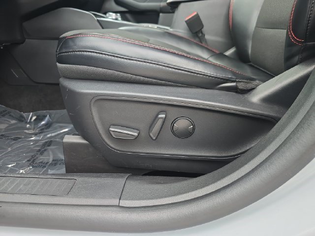 Used 2025 Ford Escape ST-Line Select AWD/4WD image 25