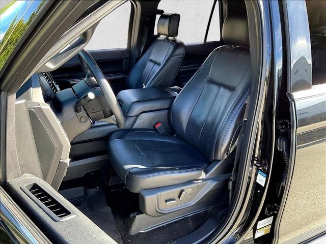 Used 2018 Ford Expedition XLT w/ Equipment Group 202A RWD image 23