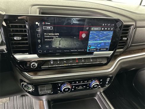 Used 2025 GMC Sierra 2500 SLT w/ SLT Premium Package image 13