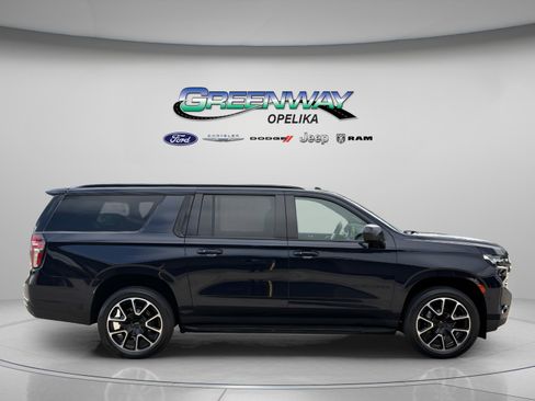 Used 2023 Chevrolet Suburban RST RWD image 8