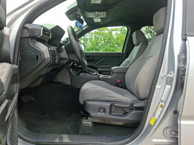Used 2024 Toyota Tacoma SR5 AWD/4WD image 15