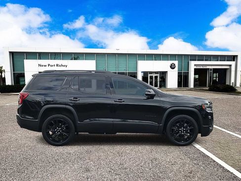 Used 2023 GMC Acadia SLE w/ Driver Convenience Package image 9