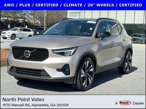 Used 2023 Volvo XC40 B5 Plus w/ Climate Package image 1
