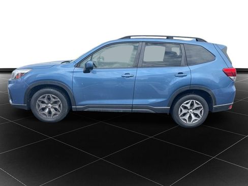Used 2021 Subaru Forester Premium AWD/4WD image 2