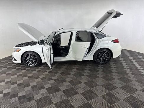 Used 2024 Honda Civic Sport Touring image 11