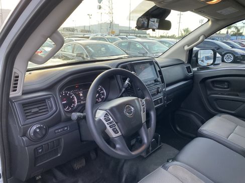 Used 2021 Nissan Titan S image 8