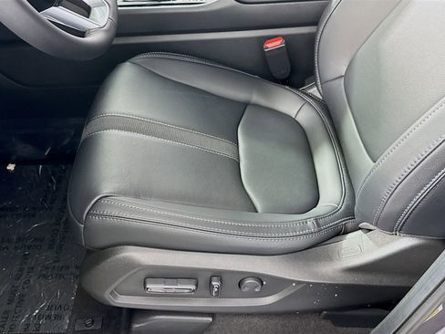 New 2025 Honda Pilot Touring image 16