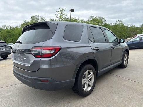 Certified 2023 Honda Pilot LX image 3