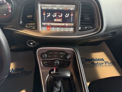 Used 2022 Dodge Challenger SXT w/ Driver Convenience Group image 20