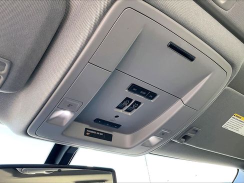 Used 2018 GMC Sierra 1500 SLT w/ SLT Premium Package image 33