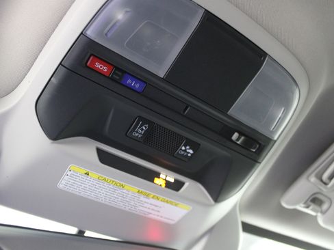 Used 2021 Subaru Crosstrek 2.0i Premium image 19