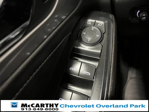 Used 2023 Chevrolet Traverse LT image 16