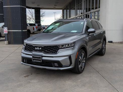 Certified 2023 Kia Sorento EX image 3