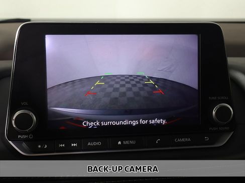 Used 2023 Nissan Rogue SV image 5