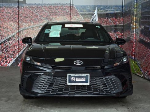 Certified 2025 Toyota Camry SE w/ Convenience Package image 3