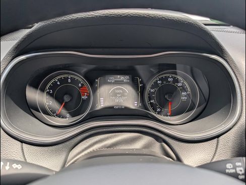 Used 2021 Jeep Cherokee Latitude Plus FWD image 15