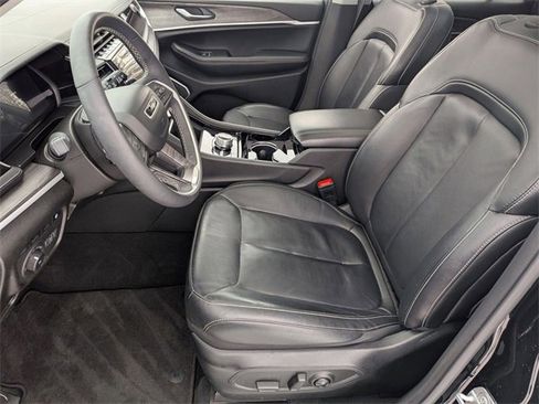 Used 2022 Jeep Grand Cherokee Limited 4xe image 12