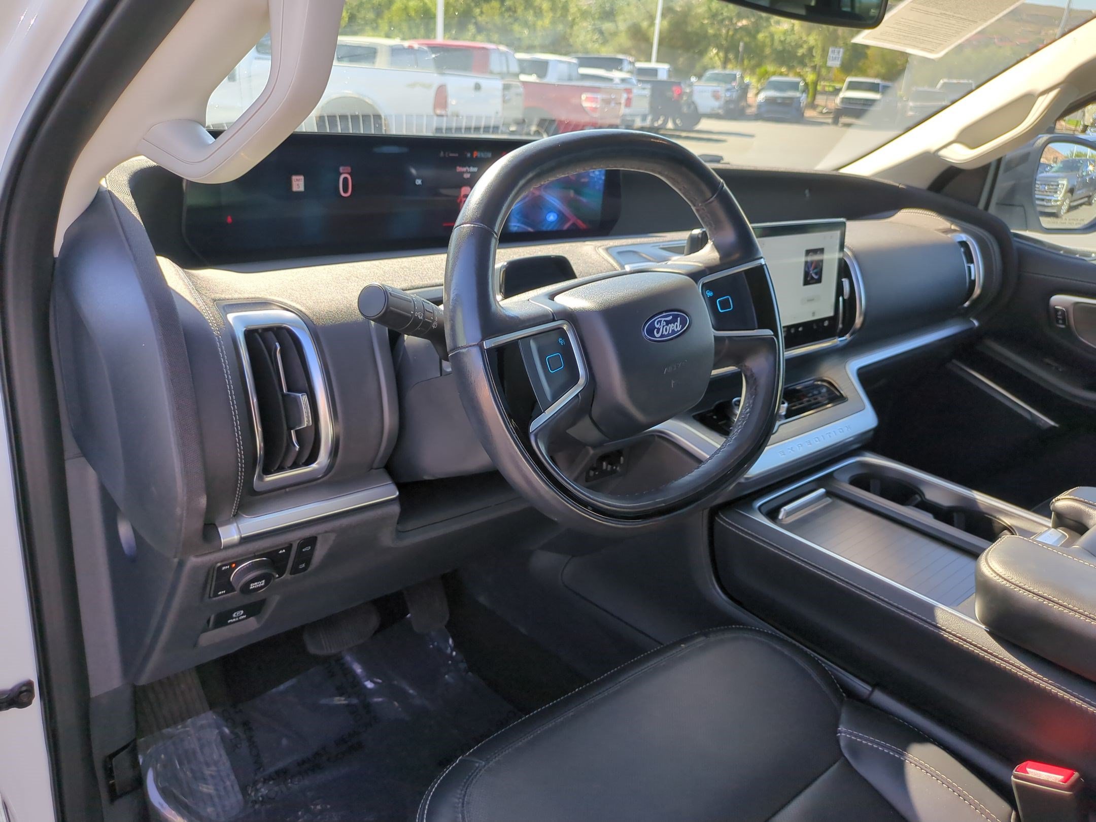 Used 2025 Ford Expedition Max Platinum AWD/4WD image 16