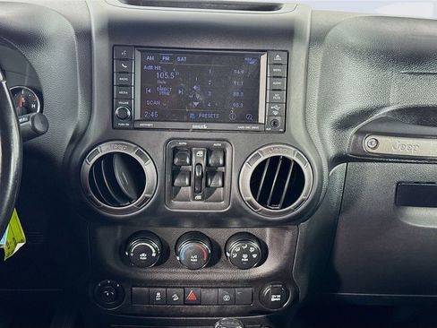 Used 2018 Jeep Wrangler Unlimited Sport image 36