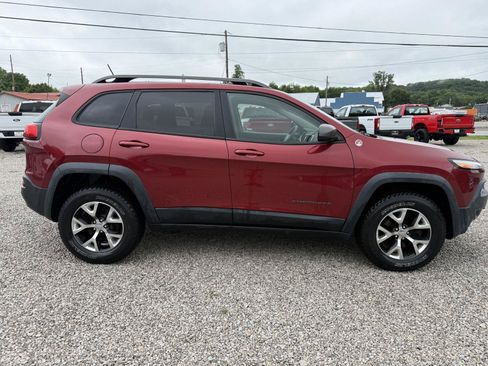 Used 2014 Jeep Cherokee Trailhawk w/ Leather Interior Group AWD/4WD image 6
