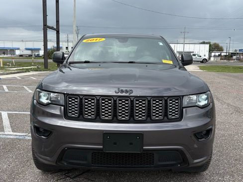 Used 2017 Jeep Grand Cherokee Altitude image 8