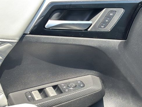 Used 2023 Mitsubishi Outlander SEL FWD image 12
