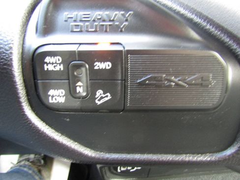 Used 2024 RAM 2500 Big Horn w/ Off Road Package AWD/4WD image 15