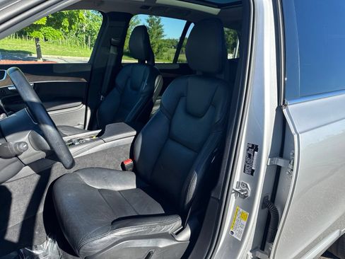 Used 2021 Volvo XC90 T6 Momentum w/ Protection Package Premier AWD/4WD image 14