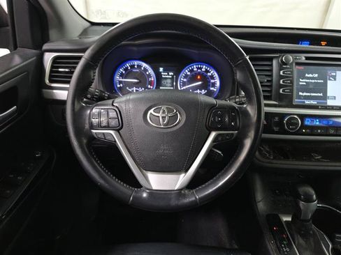 Used 2017 Toyota Highlander XLE w/ Carpet Mat Package AWD/4WD image 8