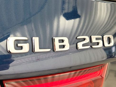 Used 2020 Mercedes-Benz GLB 250 4MATIC image 37