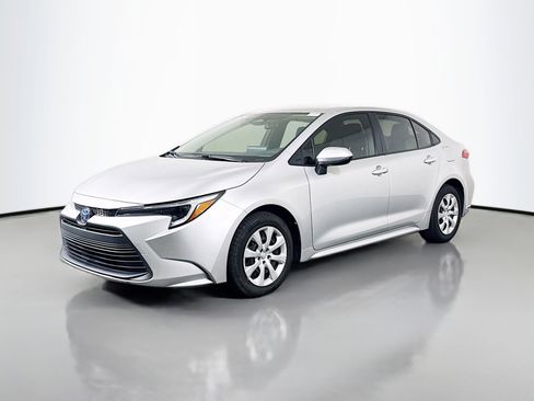 Used 2024 Toyota Corolla LE image 4