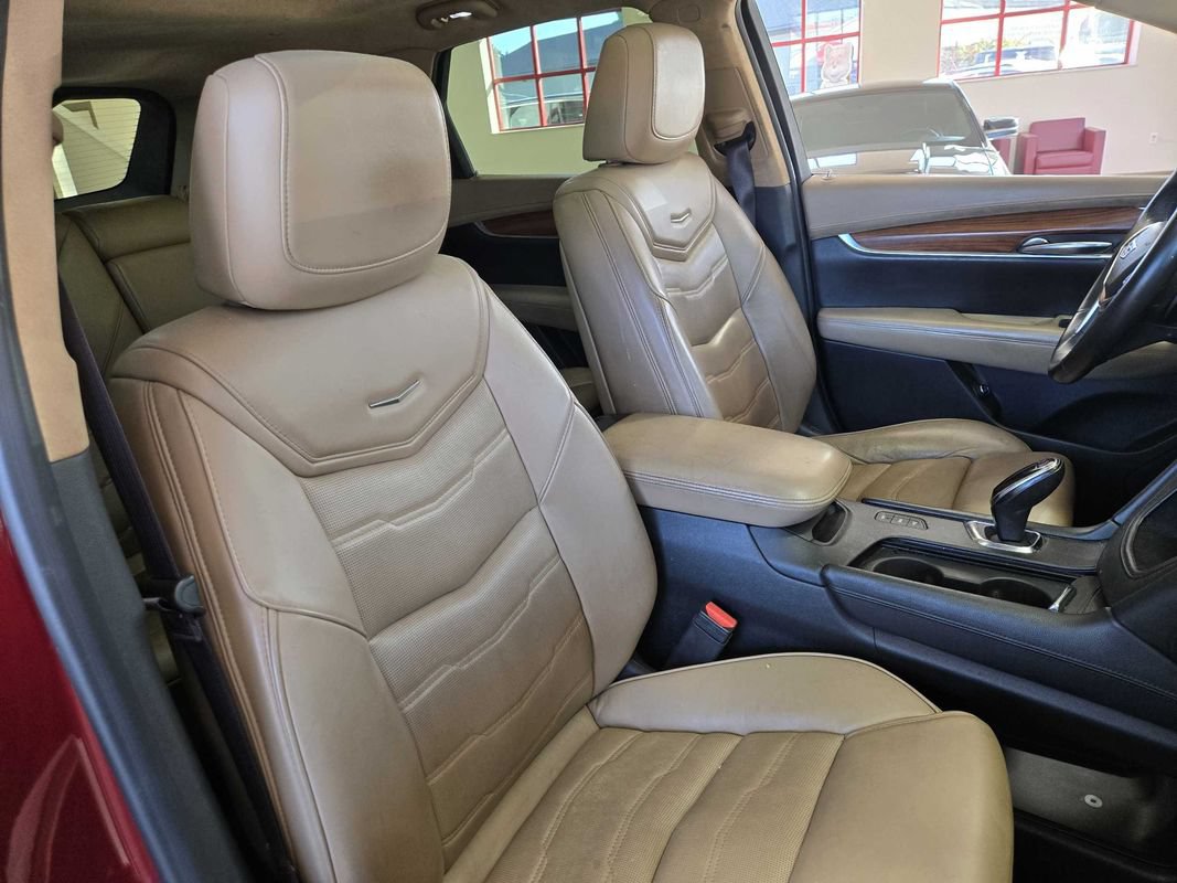 Used 2017 Cadillac XT5 Platinum w/ Driver Assist Package AWD/4WD image 28