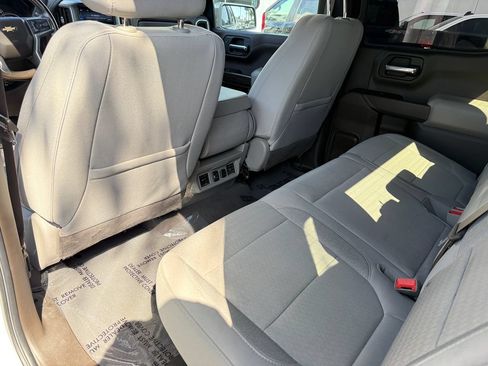 Used 2022 Chevrolet Silverado 1500 LT AWD/4WD image 15