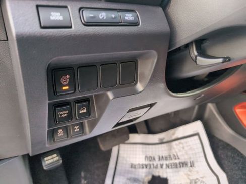 Certified 2025 Nissan Frontier PRO-4X image 17