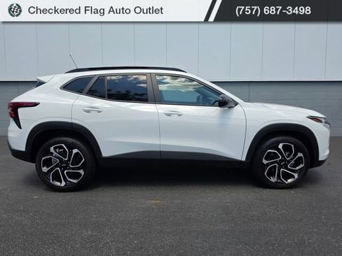 Used 2025 Chevrolet Trax RS w/ Driver Confidence Package FWD image 6