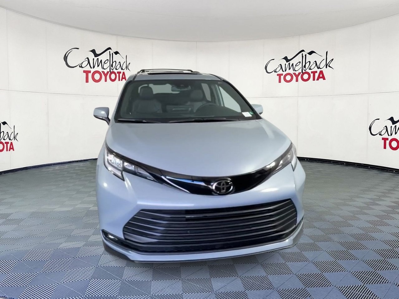 New 2026 Toyota Sienna XLE Woodland Edition AWD/4WD image 6