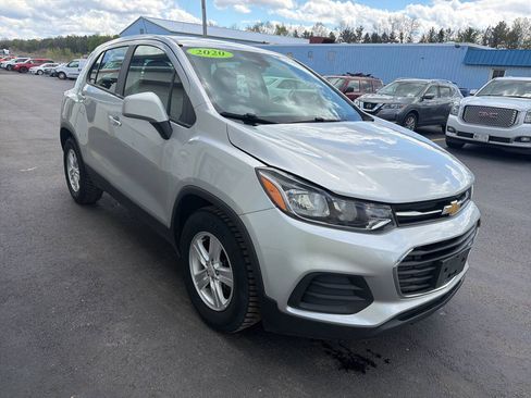 Used 2020 Chevrolet Trax LS FWD image 4