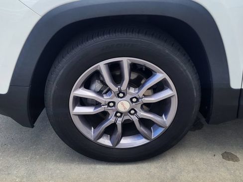 Used 2023 GMC Terrain SLT FWD image 9