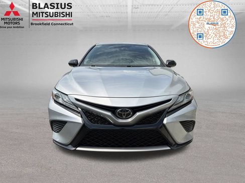 Used 2019 Toyota Camry XSE FWD image 6
