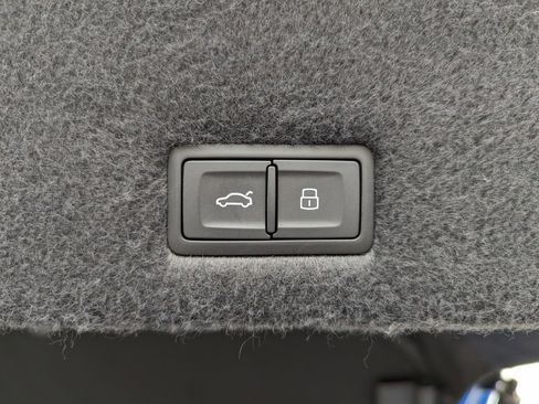 Used 2021 Lamborghini Urus image 50