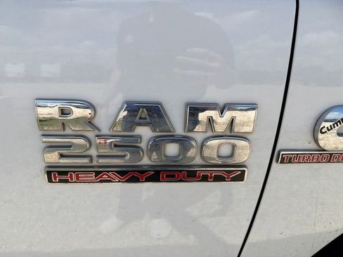 Used 2018 RAM 2500 Tradesman w/ Chrome Appearance Group AWD/4WD image 8