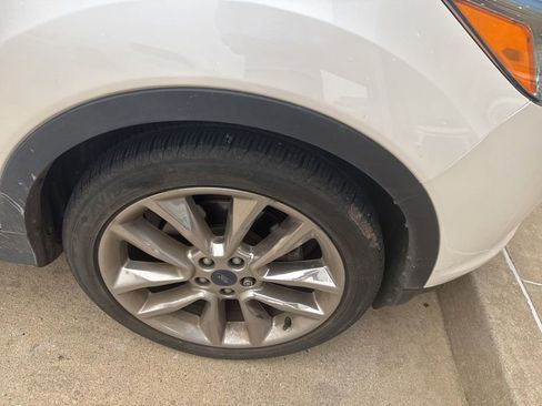 Used 2015 Ford Escape SE w/ SE Chrome Package FWD image 5