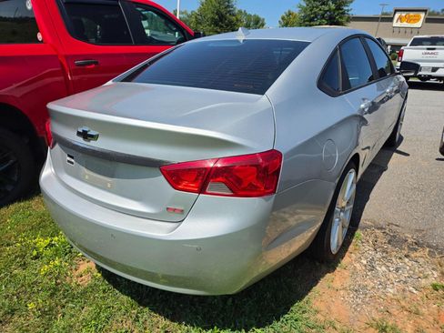 Used 2014 Chevrolet Impala LT w/ Convenience Package FWD image 5