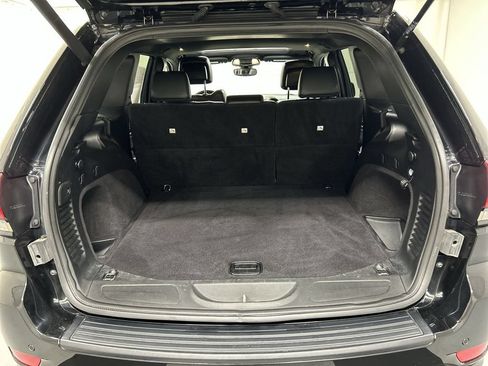 Used 2020 Jeep Grand Cherokee Altitude AWD/4WD image 23
