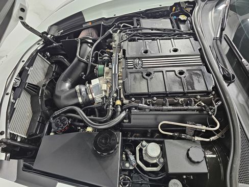 Used 2017 Chevrolet Corvette Z06 RWD image 2