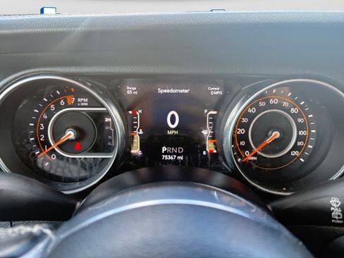 Certified 2020 Jeep Wrangler Unlimited Sahara AWD/4WD image 14