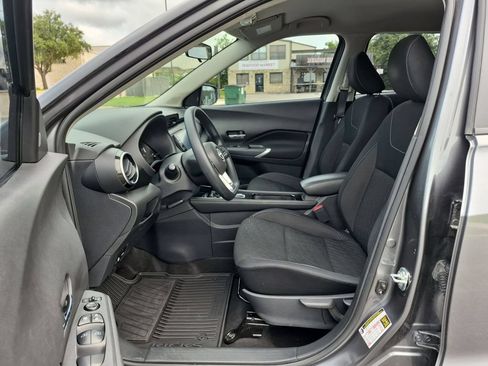Used 2023 Nissan Kicks SV FWD image 16