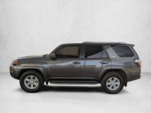 Used 2016 Toyota 4Runner SR5 image 9
