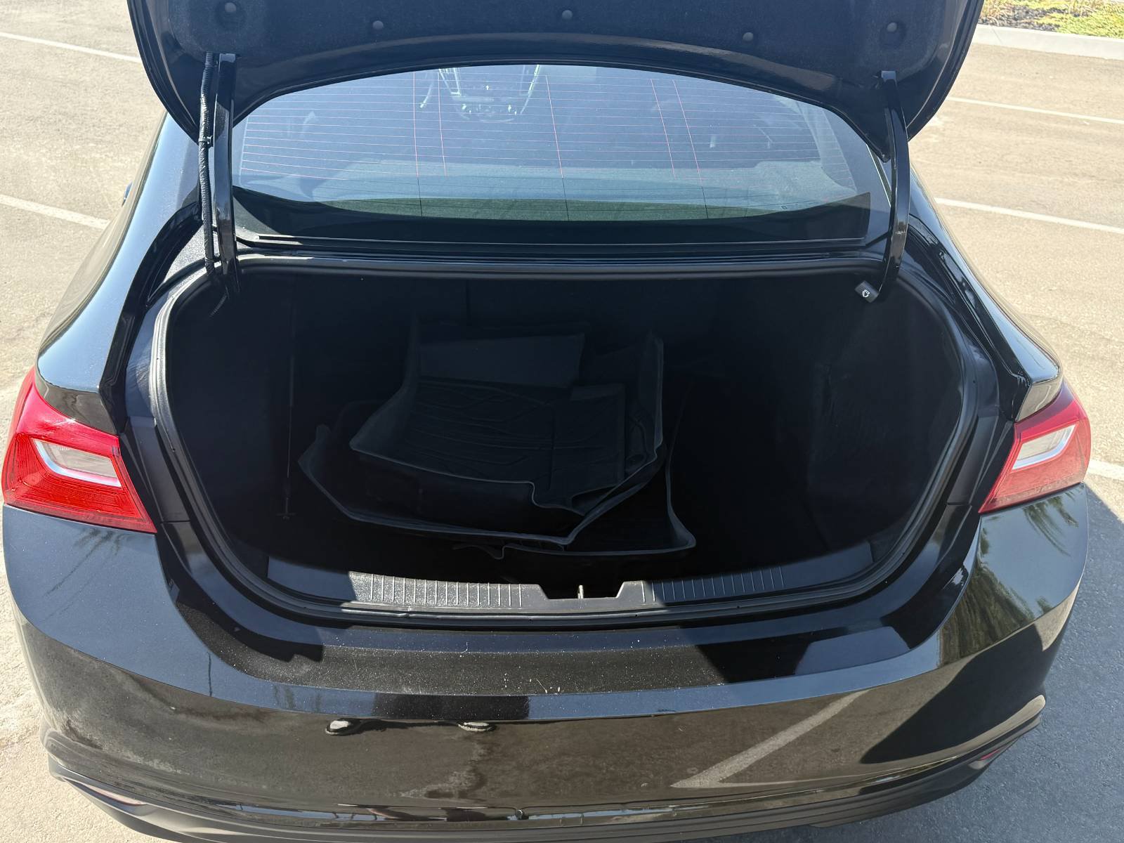 Used 2023 Chevrolet Malibu LS FWD image 13